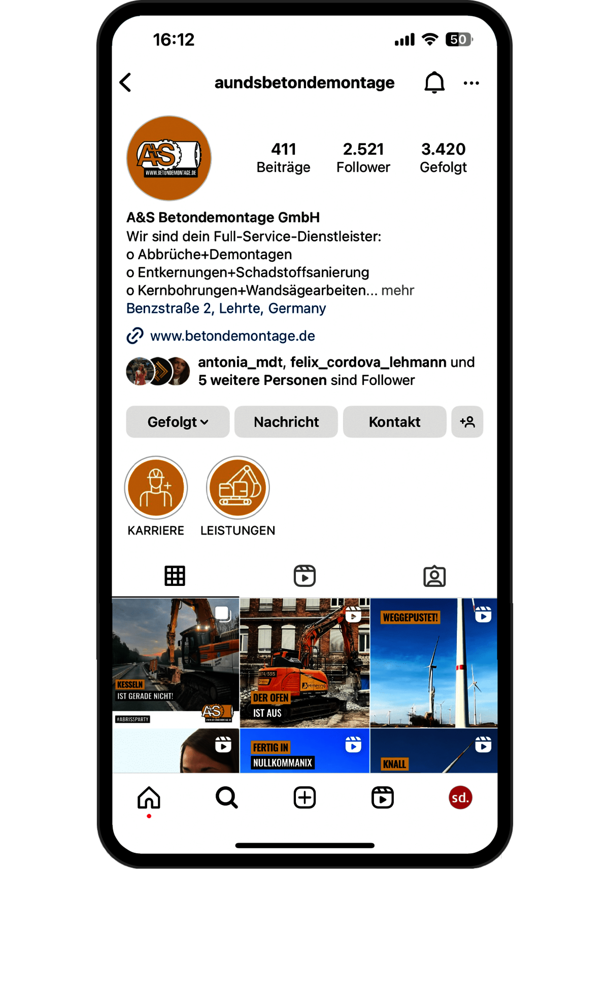 Das Bild zeigt ein Smartphone mit dem Instagram-Kanal der A&S Betondemontage GmbH.